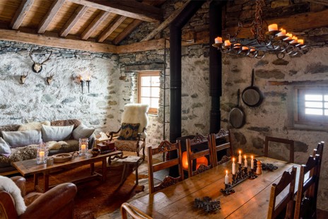 The interior of Refuge les Mollettes